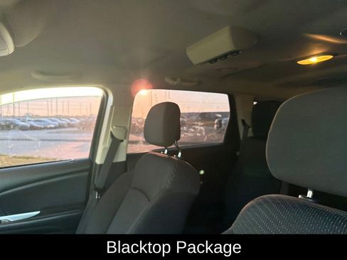 Used 2018 Dodge Journey SE w/ Popular Equipment Group FWD image 2