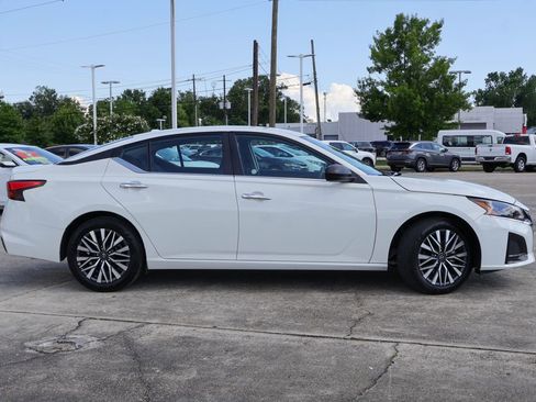 Used 2025 Nissan Altima 2.5 SV FWD image 22