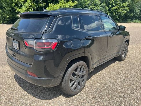 Used 2024 Jeep Compass Limited w/ High Altitude Package AWD/4WD image 8