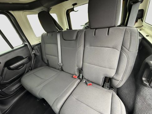 Used 2019 Jeep Wrangler Unlimited Sport S AWD/4WD image 15
