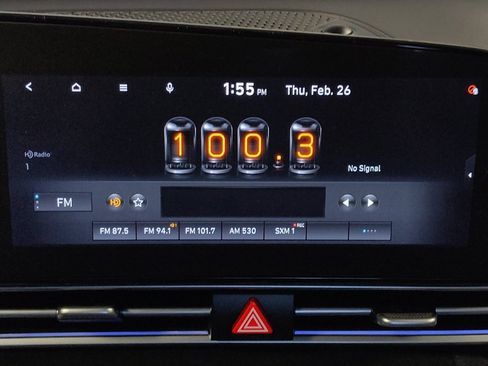 Used 2021 Hyundai Elantra Limited image 25