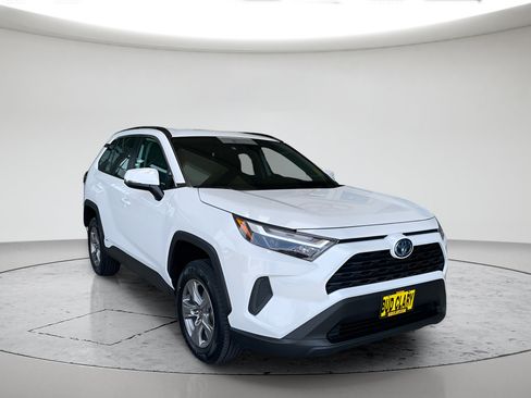 Certified 2024 Toyota RAV4 XLE AWD/4WD image 1
