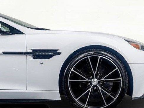 Used 2017 Aston Martin Vanquish S image 8