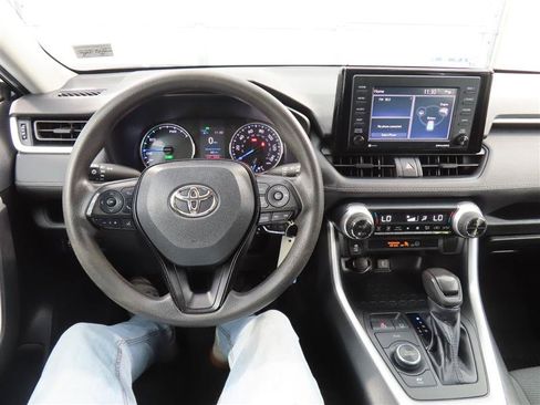 Used 2021 Toyota RAV4 LE AWD/4WD image 14