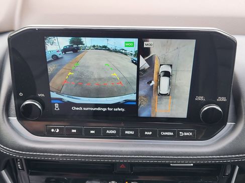 Used 2023 Nissan Rogue SL w/ SL Premium Package FWD image 17