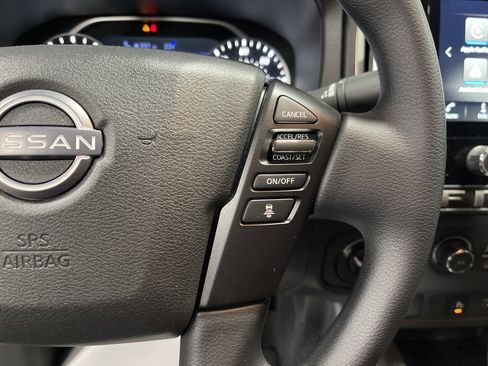 Used 2025 Nissan Frontier SV image 19