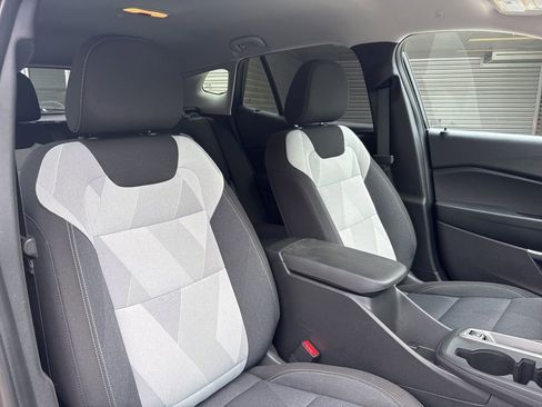 Used 2025 Chevrolet Trax LS w/ LS Convenience Package FWD image 16