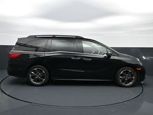 Used 2024 Honda Odyssey Elite image 8