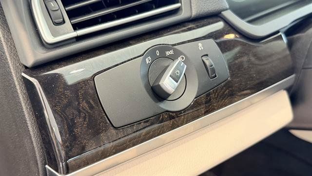 Used 2012 BMW 750i RWD image 46