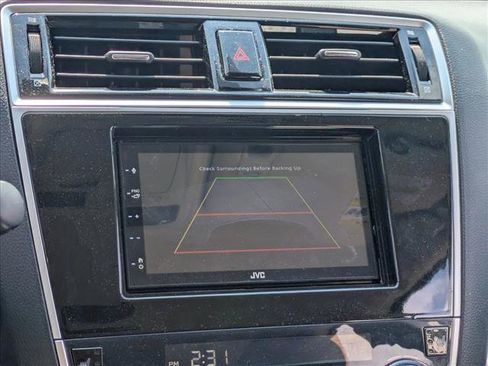 Used 2018 Subaru Outback 2.5i Premium image 10