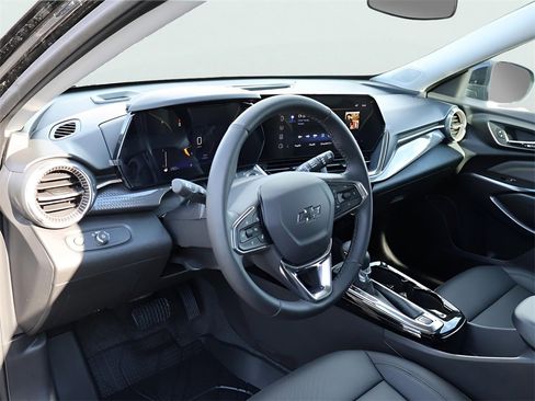 Used 2025 Chevrolet Trax ACTIV w/ Driver Confidence Package image 19