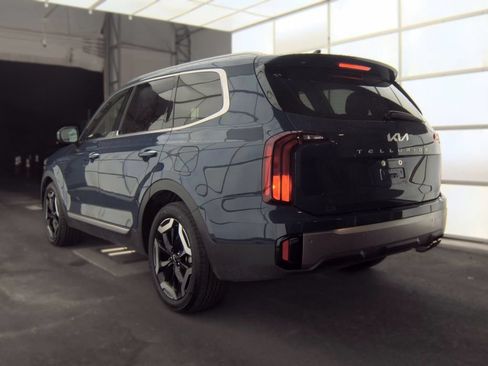 Used 2025 Kia Telluride S FWD image 6