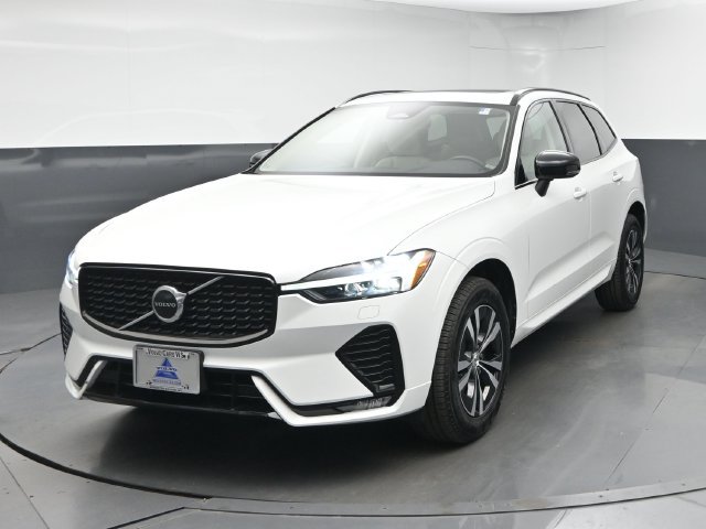 Used 2024 Volvo XC60 B5 Core w/ Climate Package AWD/4WD image 3
