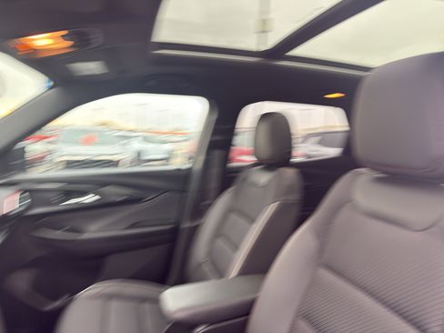 Used 2022 Chevrolet TrailBlazer RS w/ Sun and Liftgate Package image 27