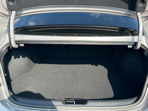 Used 2024 Hyundai Elantra SEL w/ Convenience Package FWD image 17