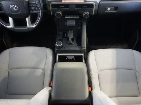 Used 2025 Toyota 4Runner SR5 AWD/4WD image 25