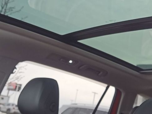 Used 2018 Volkswagen Tiguan SEL Premium w/ 3rd Row Seat Package image 13