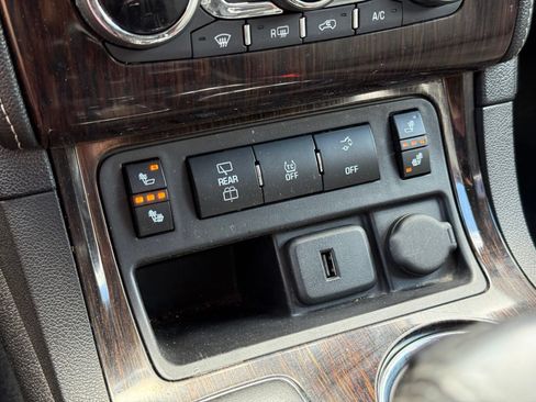 Used 2016 Chevrolet Traverse LT AWD/4WD image 21