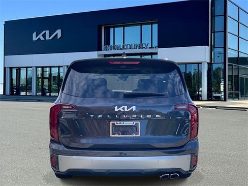 New 2025 Kia Telluride S image 11