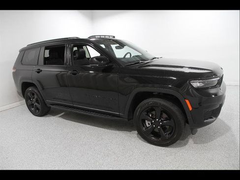 Used 2024 Jeep Grand Cherokee L Altitude AWD/4WD image 1