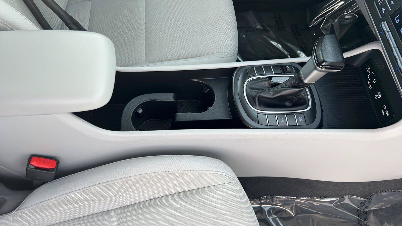 Used 2024 Hyundai Kona SEL FWD image 18