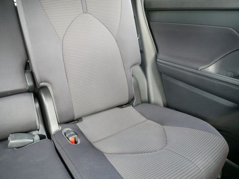 Used 2020 Toyota Highlander LE AWD/4WD image 14