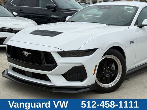 Used 2025 Ford Mustang GT Premium RWD image 2