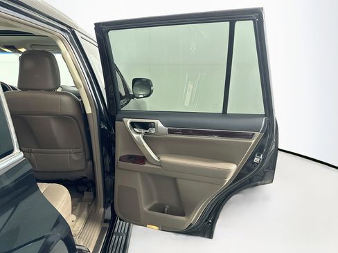 Used 2015 Lexus GX 460 w/ Premium Package AWD/4WD image 33