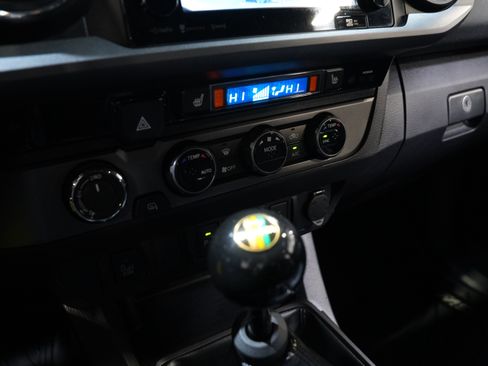 Used 2017 Toyota Tacoma TRD Pro image 46