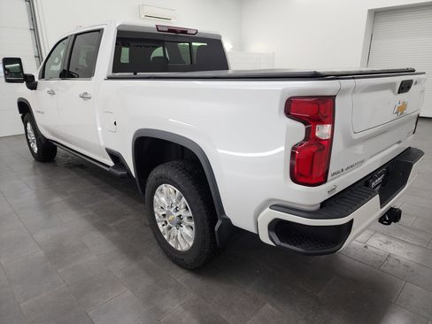 Used 2022 Chevrolet Silverado 2500 High Country w/ Safety Package II image 6