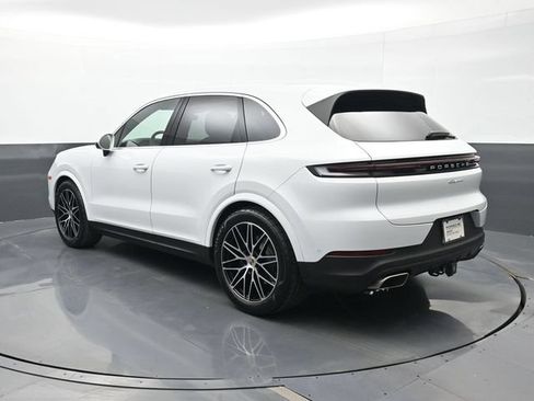 Certified 2025 Porsche Cayenne AWD/4WD image 3