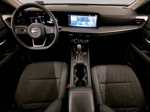 Used 2025 Nissan Kicks SV image 14