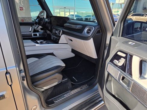 Used 2023 Mercedes-Benz G 550 image 13