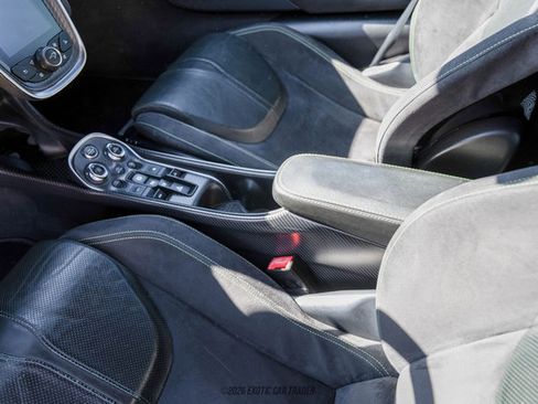 Used 2018 McLaren 570S Spider image 31