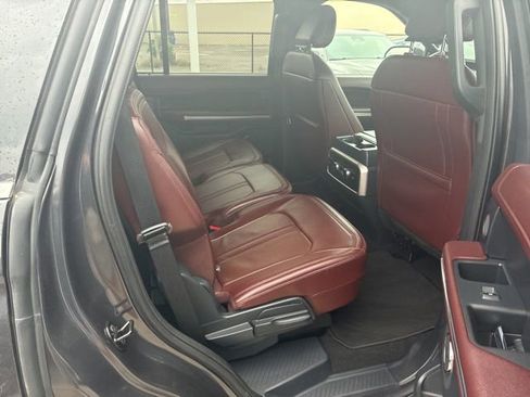 Used 2024 Ford Expedition Limited AWD/4WD image 25