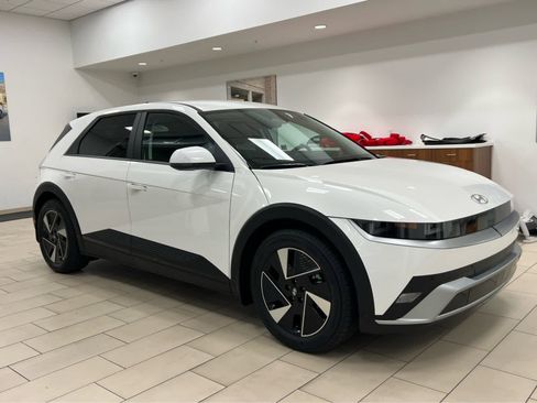 New 2026 Hyundai Ioniq 5 SE image 5