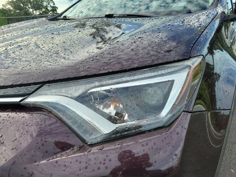 Used 2016 Toyota RAV4 XLE FWD image 5