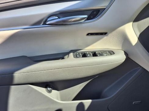 Used 2020 Cadillac XT5 Premium Luxury image 17