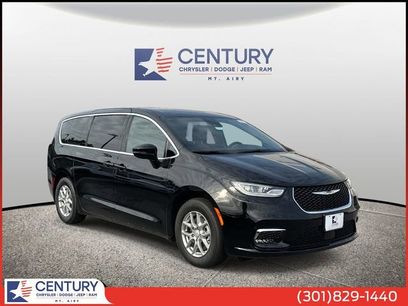 New 2026 Chrysler Pacifica Select