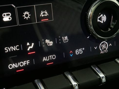 Used 2025 GMC Acadia Denali w/ Super Cruise Package AWD/4WD image 24