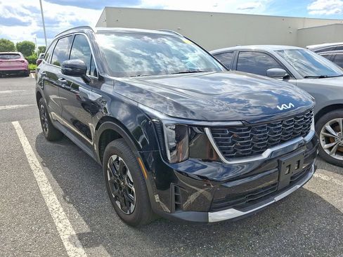 Used 2025 Kia Sorento S AWD/4WD image 3