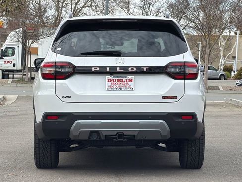 New 2026 Honda Pilot TrailSport image 5