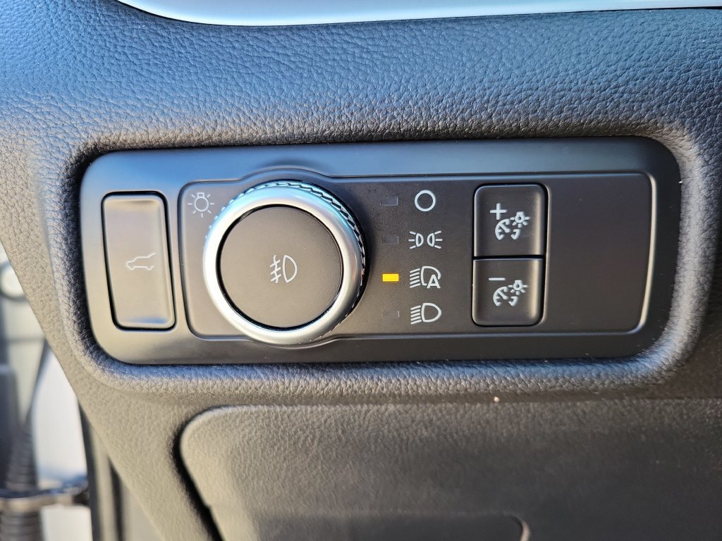 Used 2020 Ford Explorer XLT w/ Equipment Group 202A AWD/4WD image 22