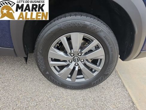 Used 2025 Nissan Pathfinder SV AWD/4WD image 32