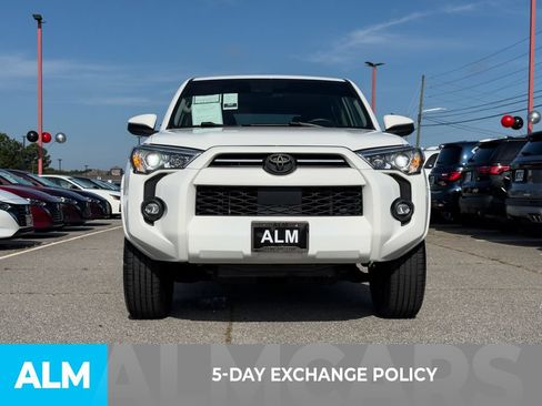Used 2023 Toyota 4Runner SR5 AWD/4WD image 3