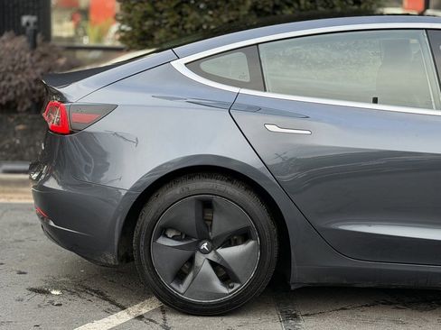 Used 2018 Tesla Model 3 Long Range image 22