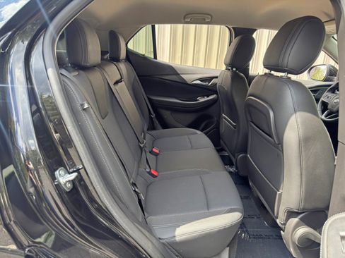 Used 2022 Buick Encore GX Select w/ Sport Touring Package FWD image 35