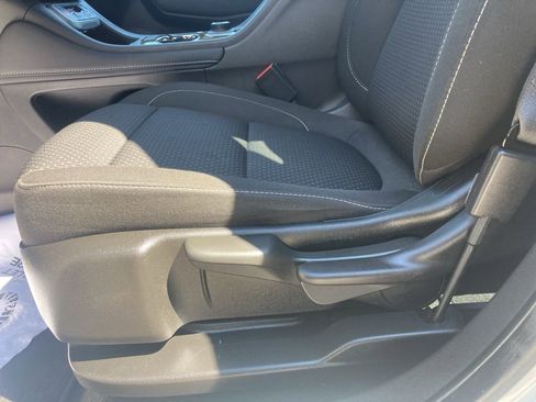 Certified 2023 GMC Acadia SLE w/ Elevation Edition image 30