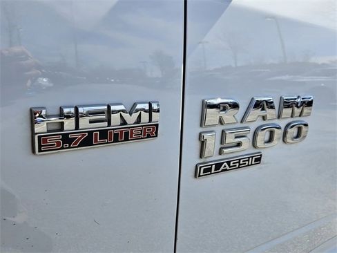 Used 2019 RAM 1500 Classic SLT image 24