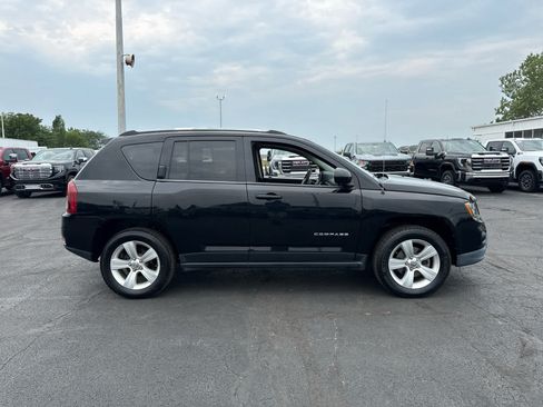 Used 2015 Jeep Compass Latitude AWD/4WD image 6
